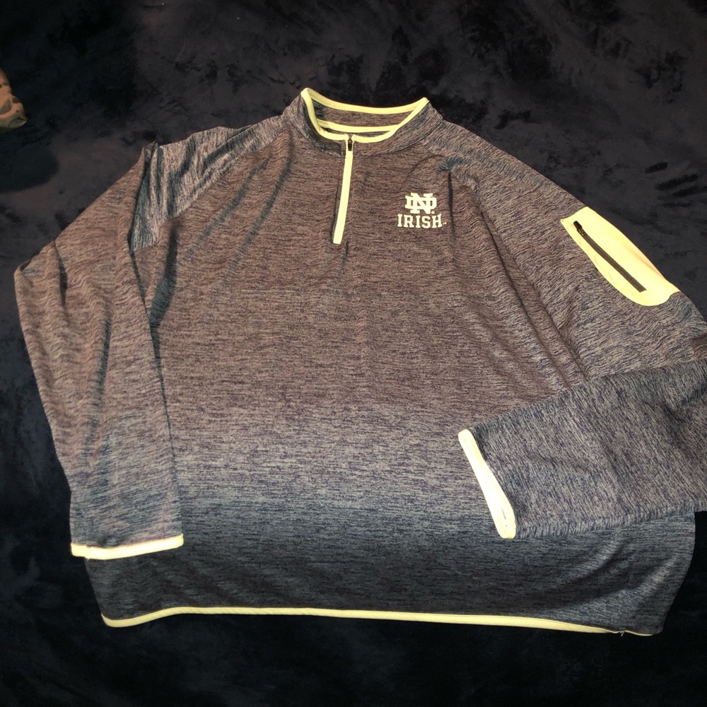 -Grey and Gold Colosseum ND light Pull over.